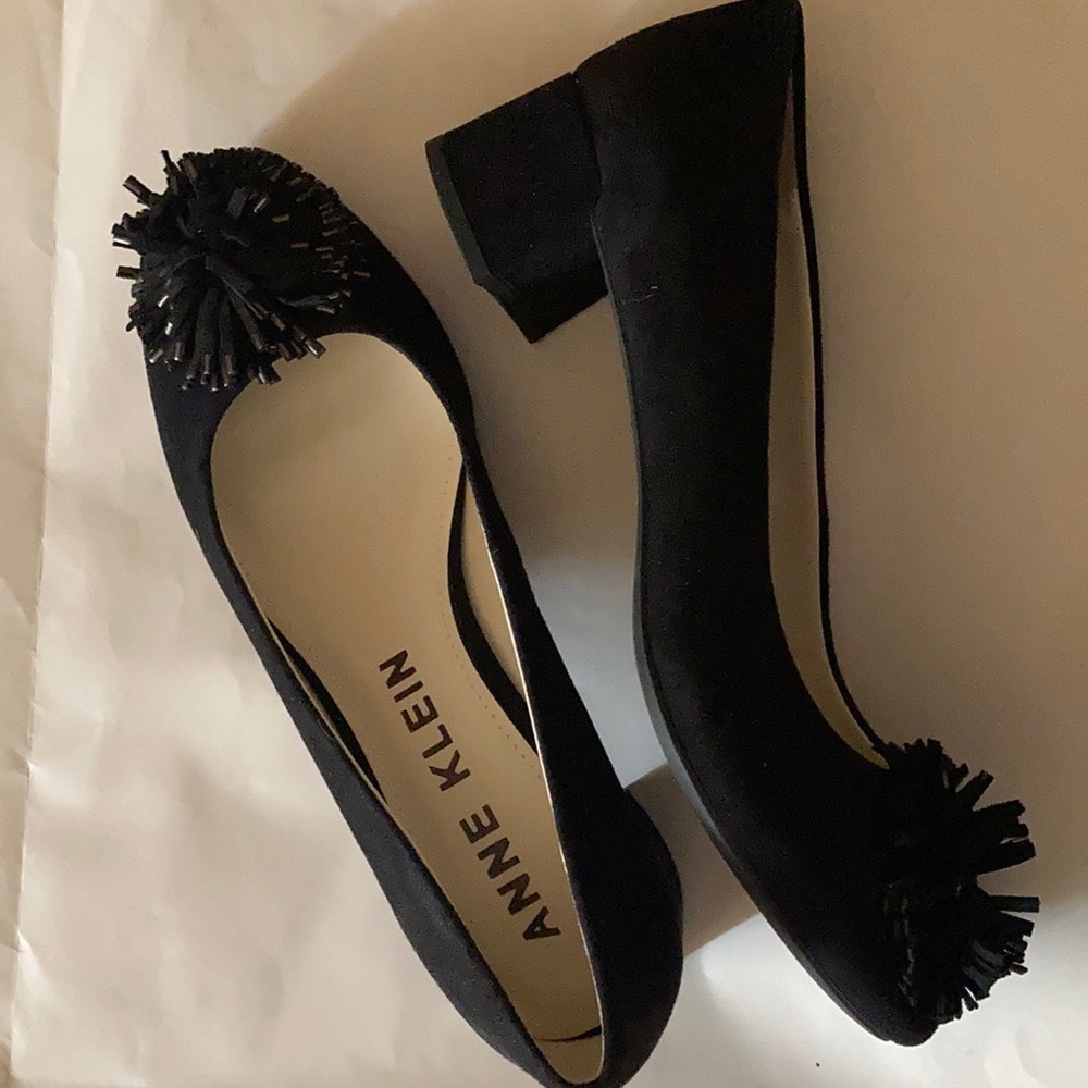 Anne Klein Blk soft suede pump 1.5” heel Sz 8M